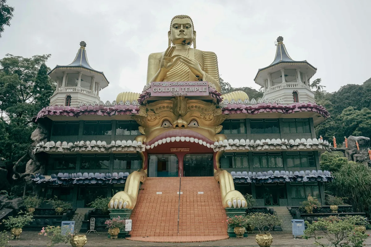 Dambulla Cave Temple (Golden Temple)