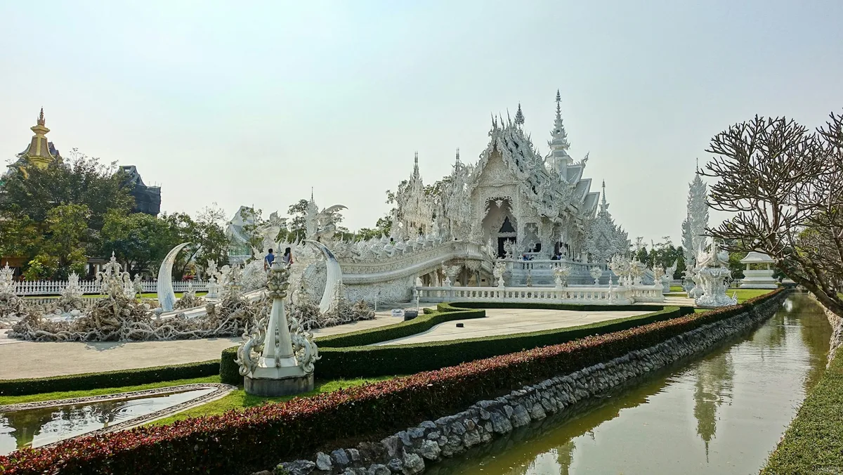 Wat Rong Khun (White Temple)