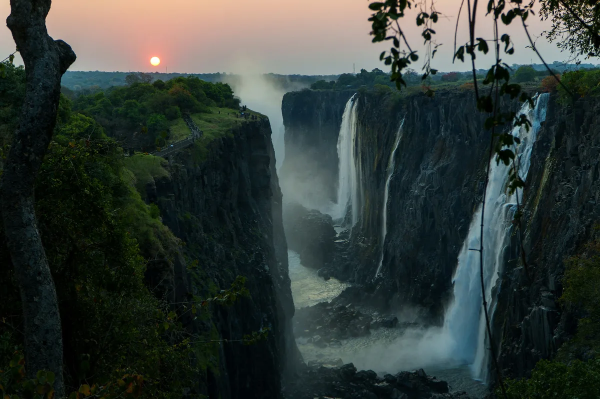 Classic Victoria Falls & Botswana Safari Tour — photo 1