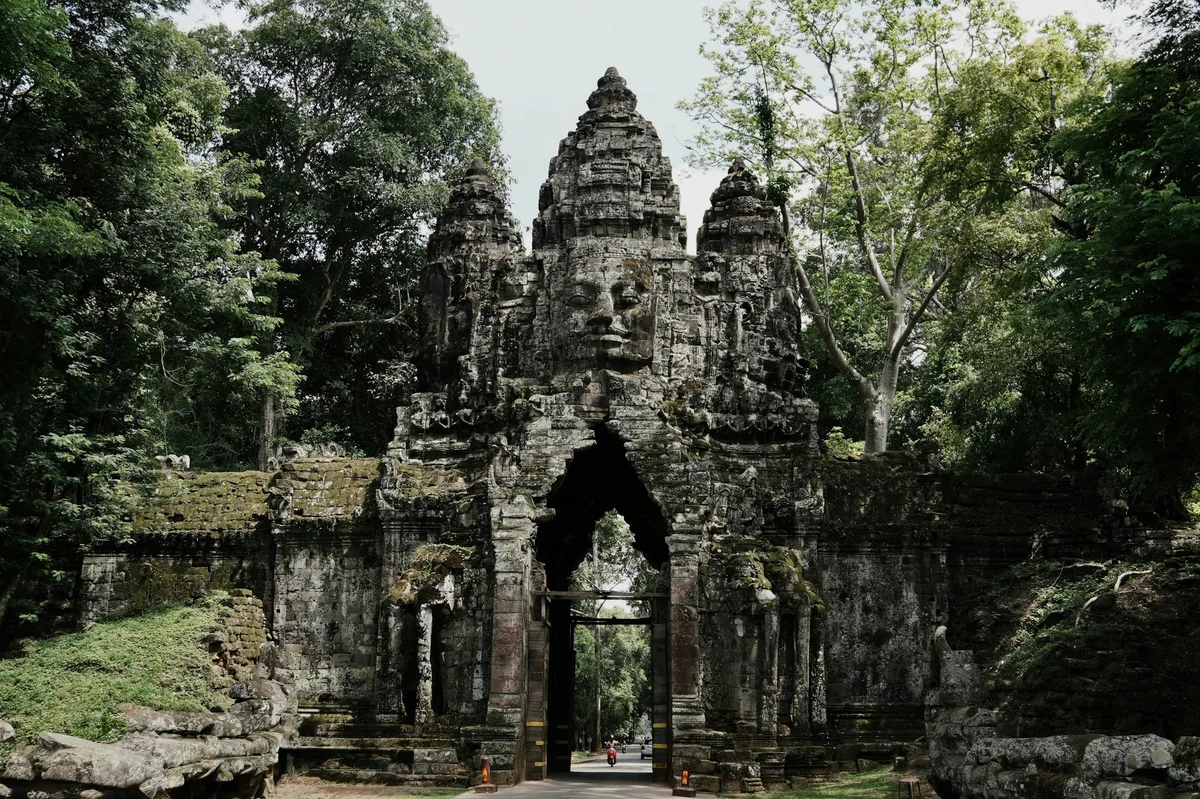 Gems of Southeast Asia: Cambodia & Laos — photo 2