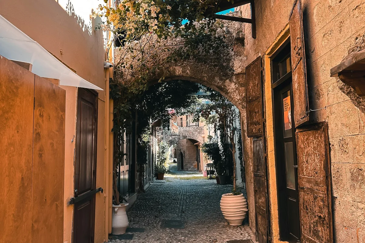 Travel Slowly Through Greece: Athens, Hydra & Spetses — photo 4