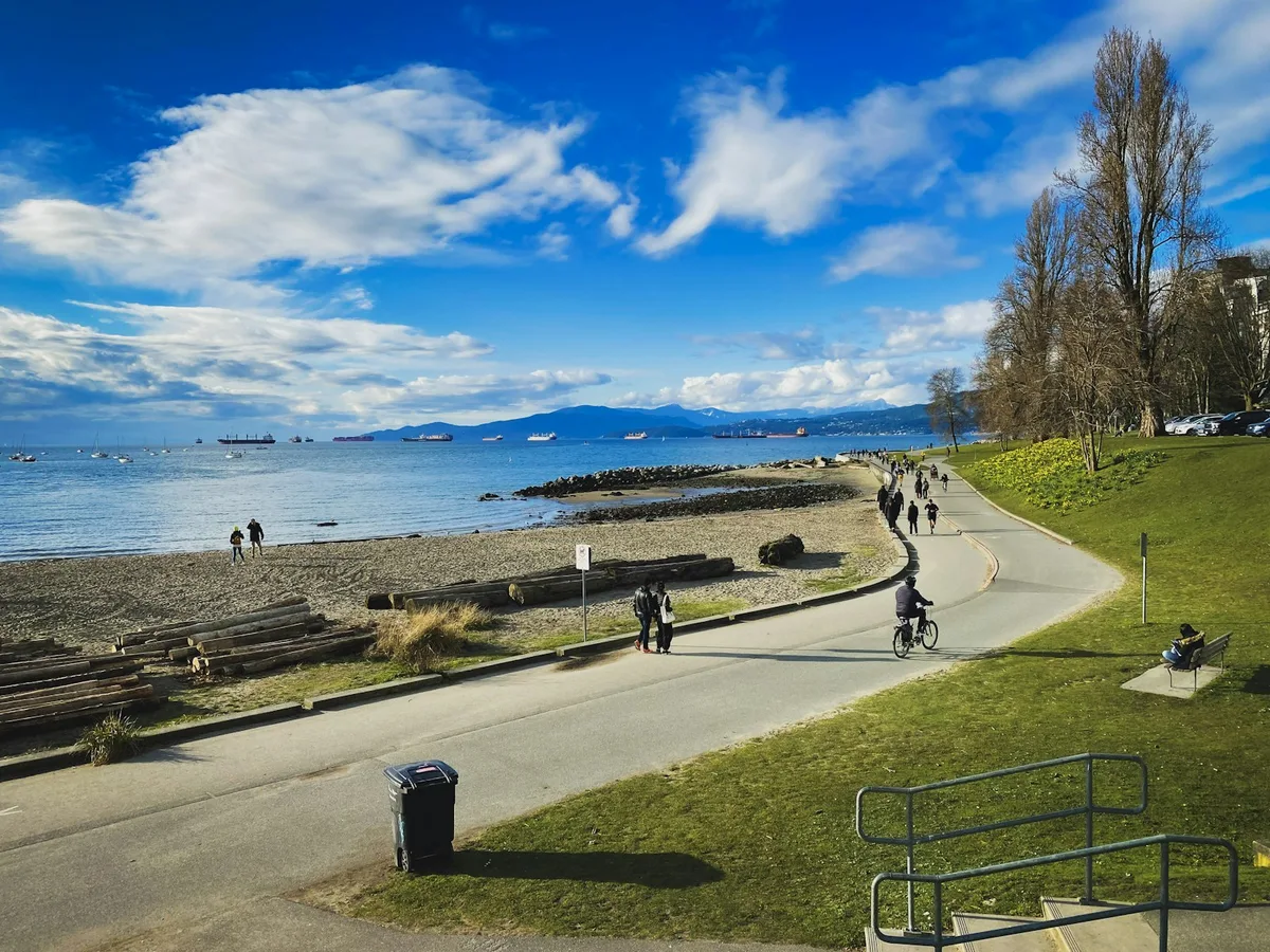 Vancouver Grand City Tour with North Shore & Wine Tasting — photo 3