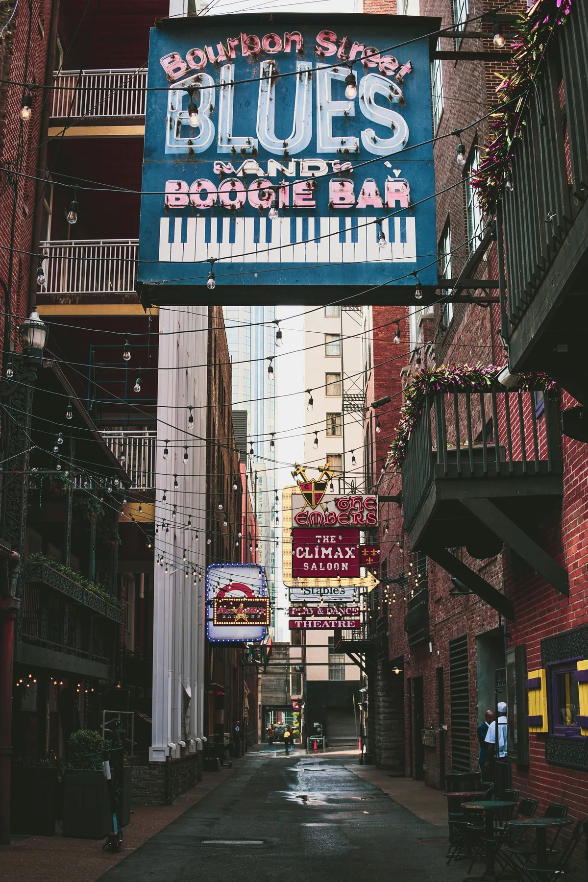 A neon 